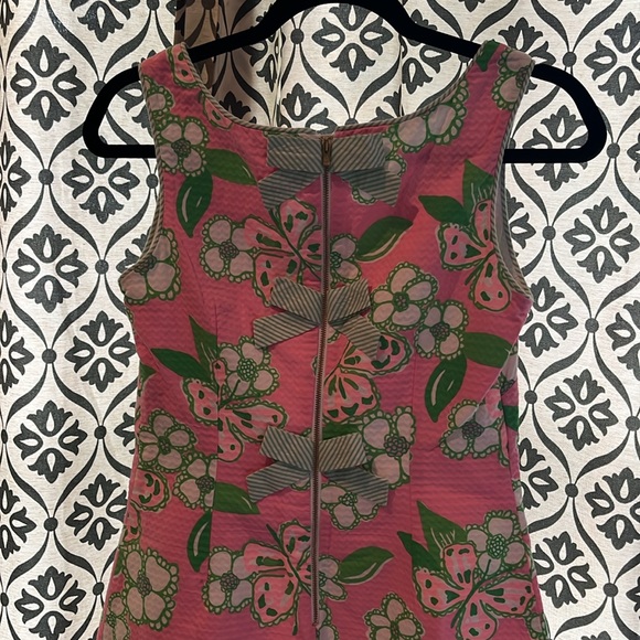 Lilly Pulitzer butterfly/flower scalloped, shift dress, size 2. - Picture 4 of 6